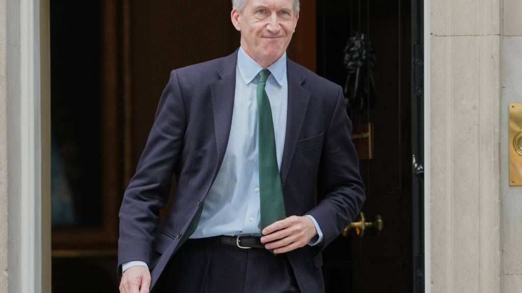ARCHIV - Der neue britische Verteidigungsminister Dan Jarvis. Foto: Kin Cheung/AP/dpa/Archivbild