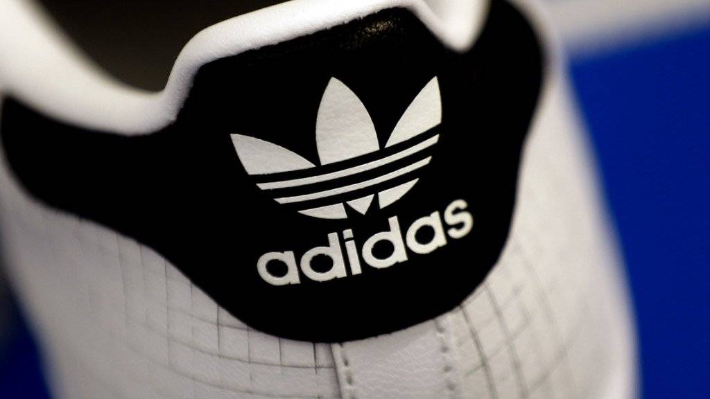 Bereits seit 70 Jahren gibt es nun die Sportmarke Adidas: ein Turnschuh (Archivbild).
