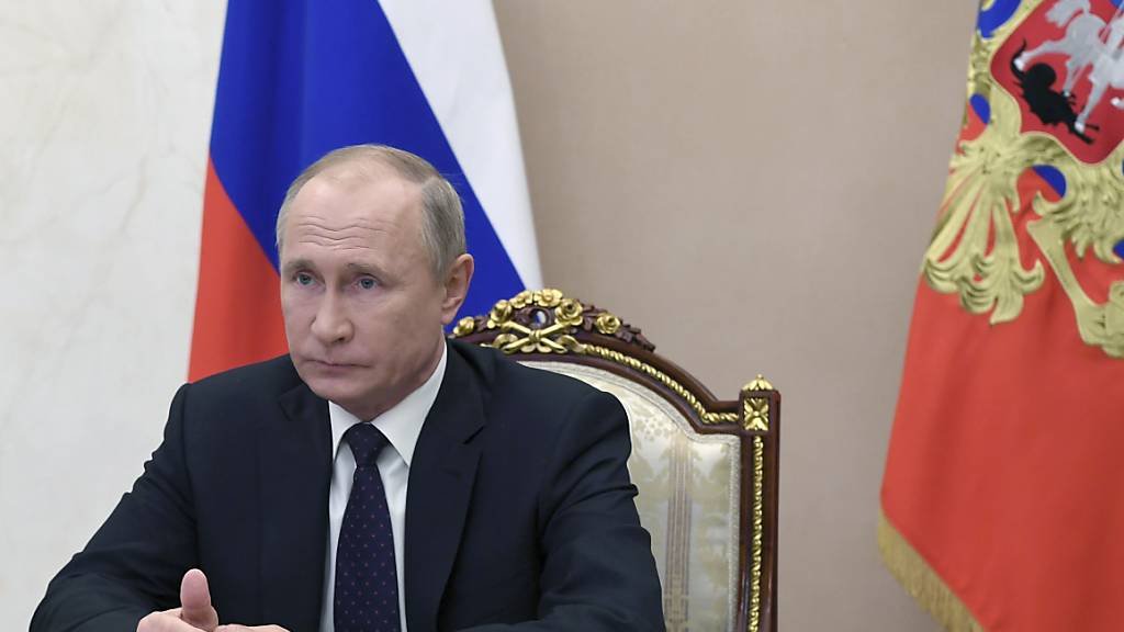Der russische Präsident Wladimir Putin will die Impfquote gegen das Coronavirus mit Massenimpfungen schneller erhöhen. Foto: Aleksey Nikolskyi/Pool Sputnik Kremlin/AP/dpa