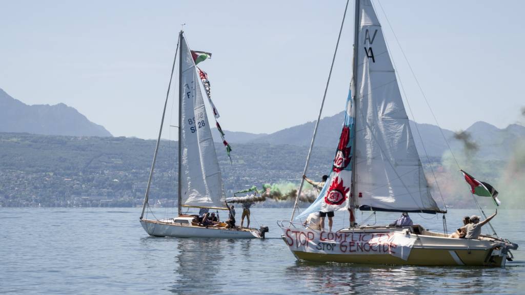 Etwa zwanzig Boote fuhren am Samstag mit Palästina-Flaggen auf den Genfersee.
