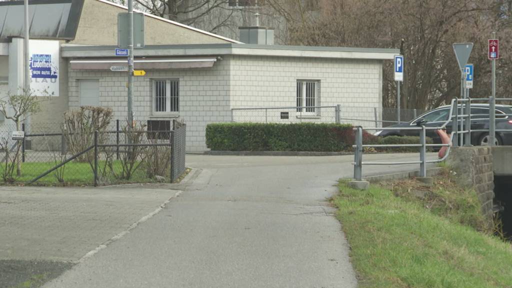 Velofahrer aus Bach gerettet