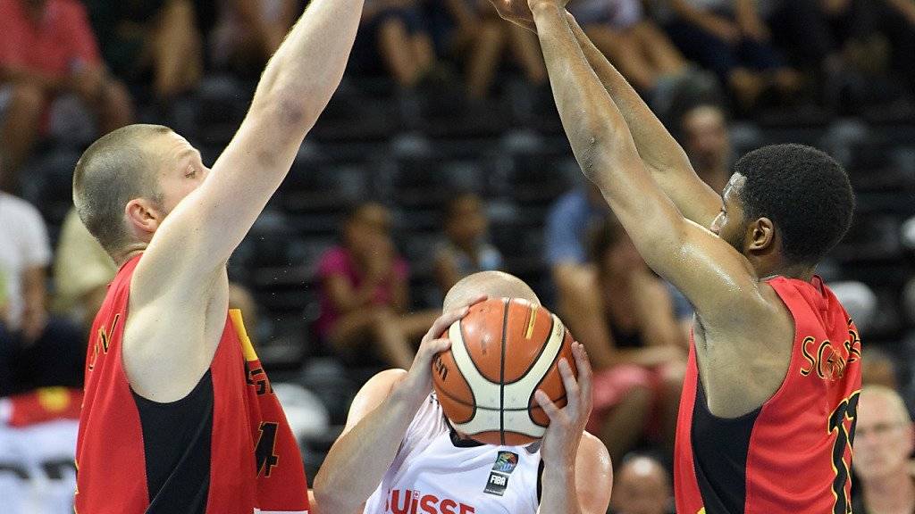 Die Schweizer Basketballer finden gegen Belgien kein Durchkommen
