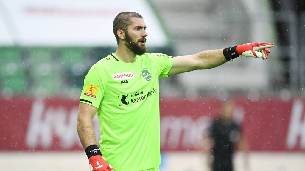 Der FC St.Gallen verlängert mit Ersatzgoalie Lukas Watkowiak