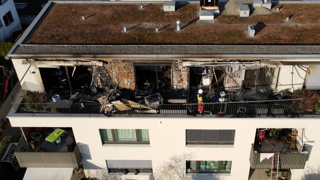 Feuer in Mehrfamilienhaus in Bubikon (ZH): Zwei Wohnungen in Vollbrand – hoher Sachschaden