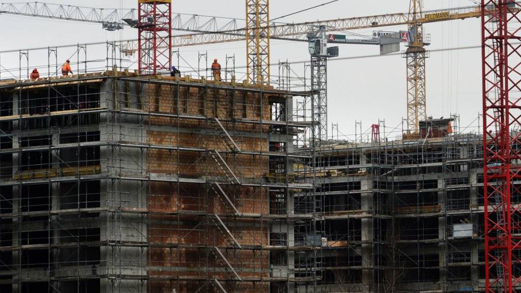Die Schweizer Bauwirtschaft ist gut ins Jahr gestartet. Der Hochbau dürfte im ersten Quartal um 5,5 Prozent zulegen. (Themenbild)