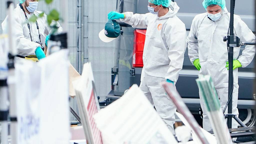 Ein Polizist stirbt nach der Messerangriff auf dem Mannheimer Marktplatz