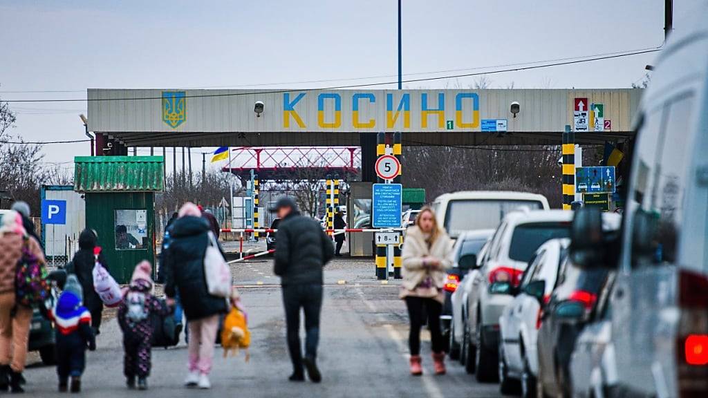 ARCHIV - In der Westukraine sind ukrainischen Angaben zufolge 32 Ukrainer mit einem Lkw  ̧ber die gr ̧ne Grenze nach Ungarn geflohen. Foto: Patrik UhlÌ ̄/CTK/dpa
