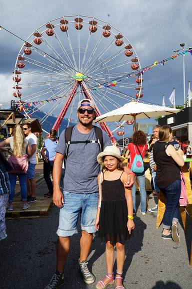 Fabio und Juno sind auf dem bekannten Riesenrad in Locarno gefahren. (Bild: FM1Today/Nina Müller)