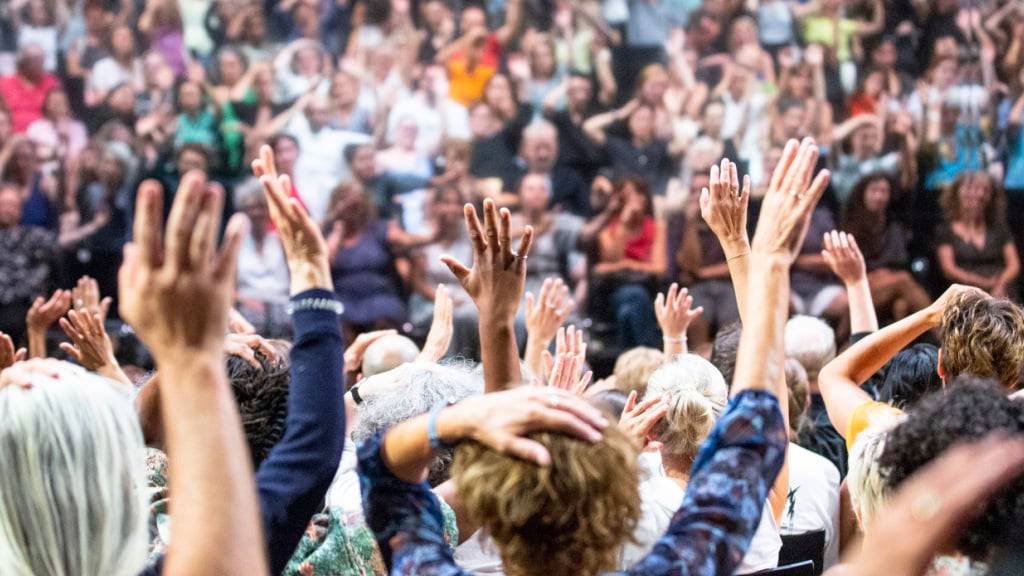 «Spiegelneuronen» im Spiegel-Theatersaal.