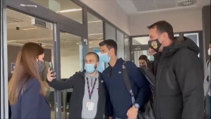 Nach Abreise aus Australien: Tennisstar Djokovic in Belgrad gelandet
