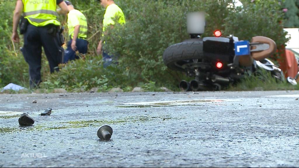 Motorradfahrer stirbt nach einer Frontalkollision in Dottikon