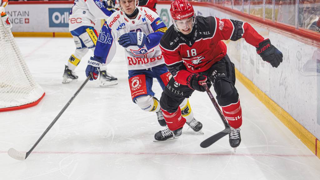 Ab nächster Saison spielt Raphael Prassl (vorne) nicht mehr gegen sondern für den EHC Kloten