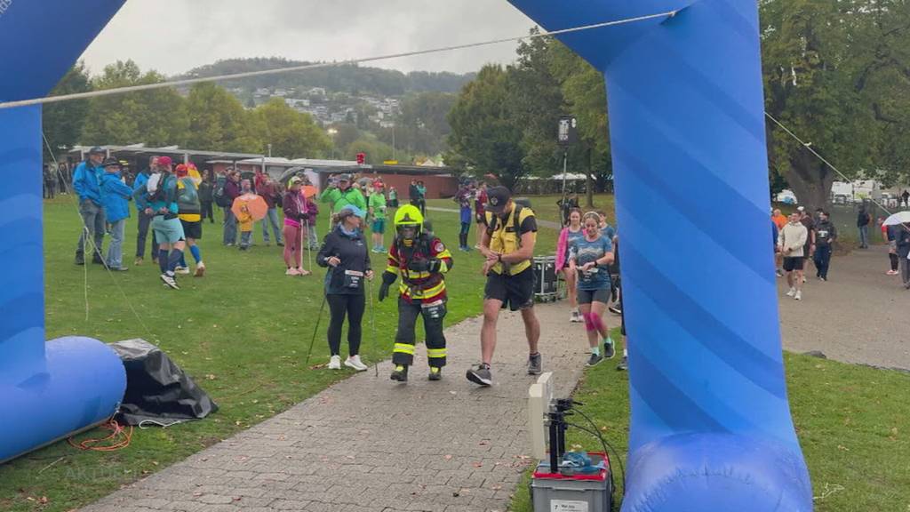 Weltrekord: Feuerwehrfrau Luigia meistert den Hallwilersee-Lauf in voller Montur