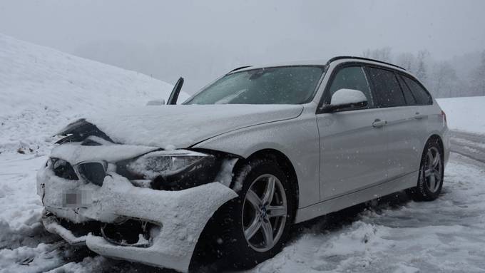 Zahlreiche Unfälle wegen Schnee