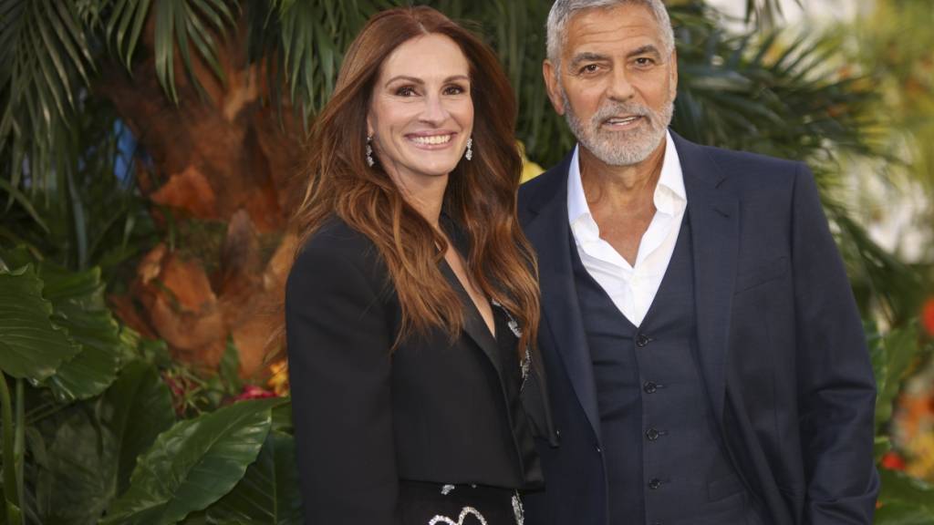 Julia Roberts und George Clooney teilen Golden Globes aus