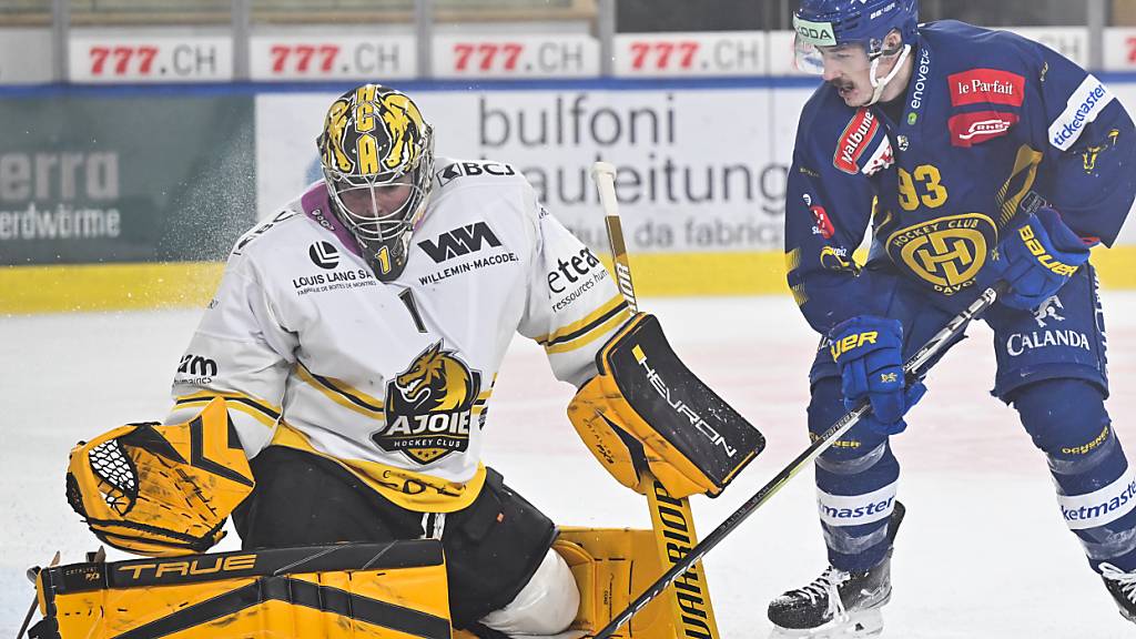 Unüberwindliches Bollwerk: Ajoies Goalie Benjamin Conz wehrte alle 35 Davoser Schüsse auf sein Tor ab, auch den von Yannick Frehner