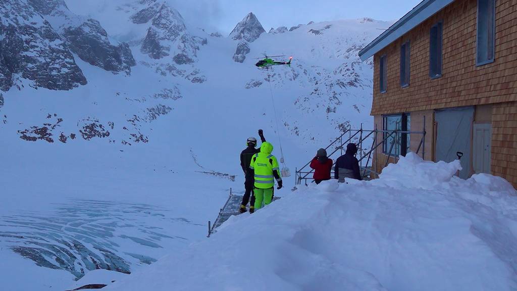 SAC-Hüttenbau im Winter 