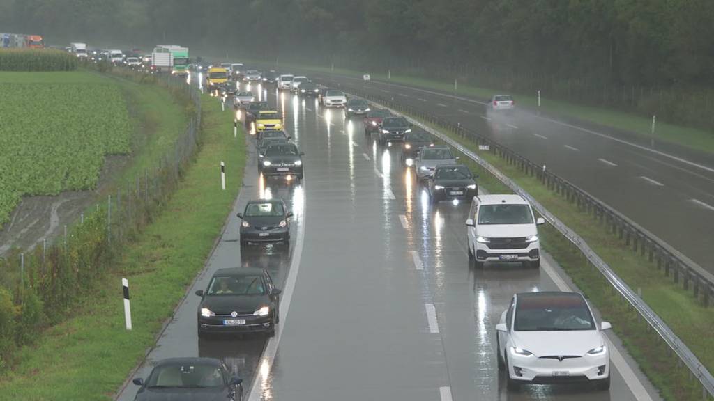 Mega-Stau auf Rheintal-Autobahn