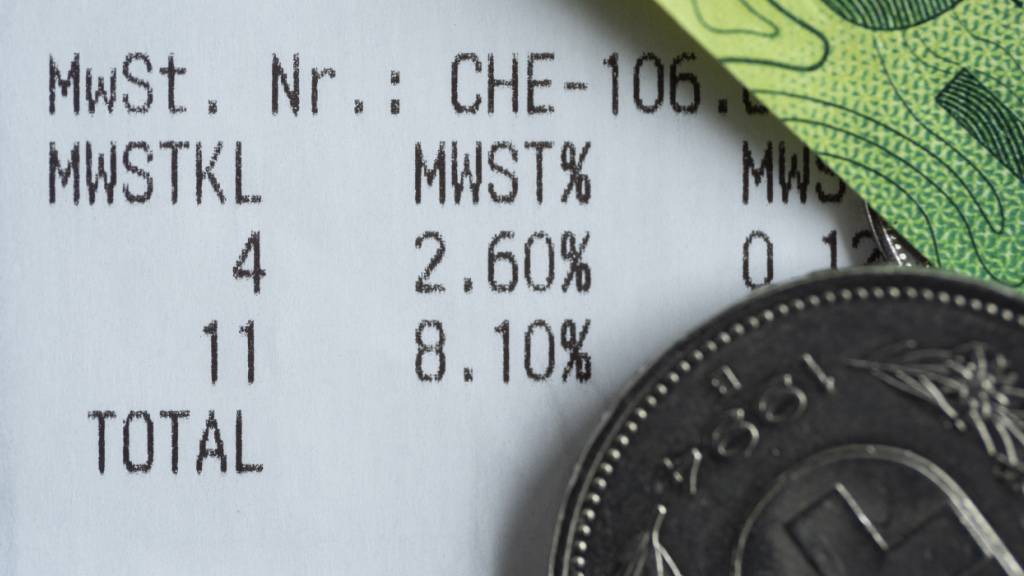 Für die 13. AHV-Rente wird die Mehrwertsteuer erhöht, aber es gibt keine zusätzlichen Lohnabzüge. Das steht nach dem Entscheid des Nationalrates vom Mittwoch fest. (Themenbild)