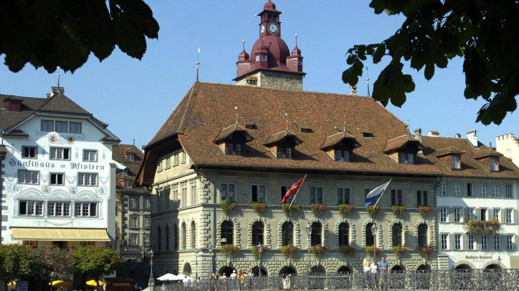 Das Luzerner Stadtparlament tagt im Rathaus, einem rund 400 Jahre alten Renaissancebau. (Archivaufnahme)