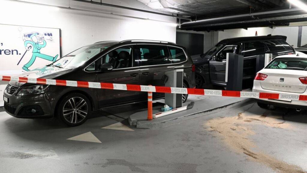 Die Einfahrt ins Parkhaus musste nach dem Unfall gesperrt werden.