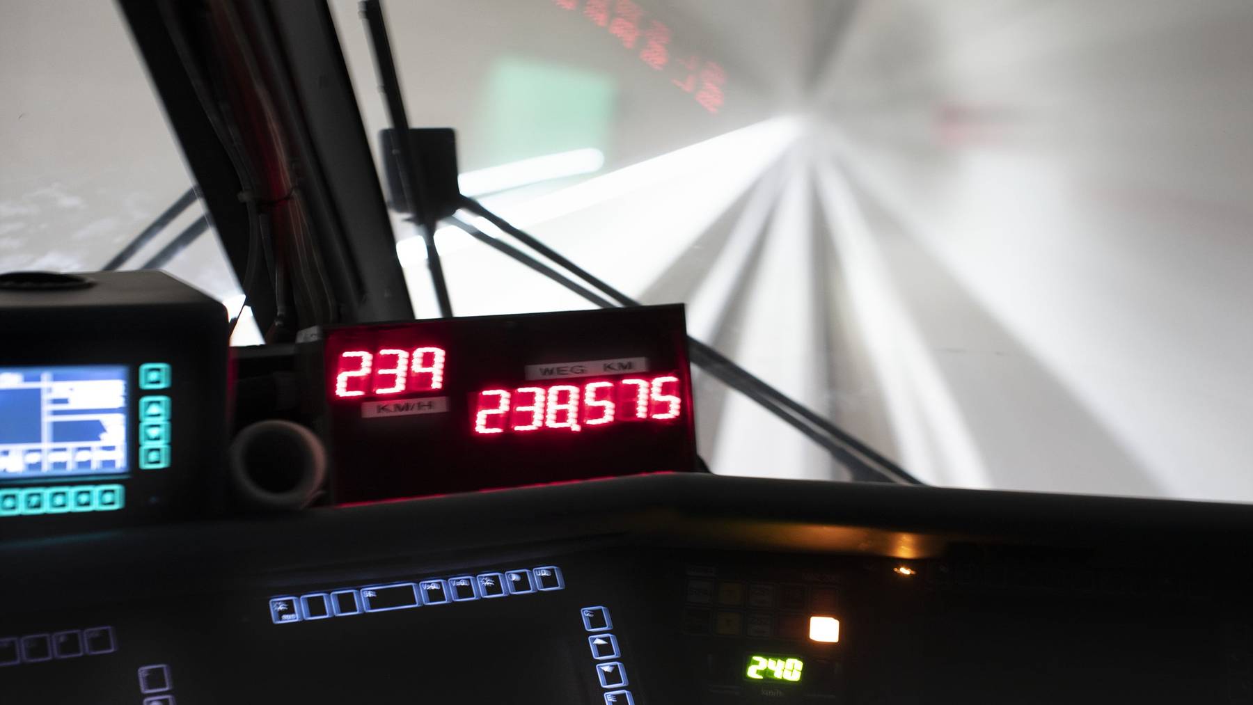 Blick vom Führerstand während einer Testfahrt durch den Ceneri-Basistunnel im Mai 2020.