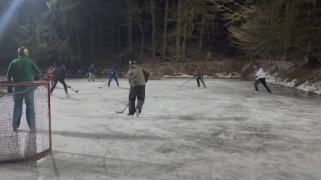 Eisige Kälte: In Othmarsingen kann man nach acht Jahren Pause im Wald wieder auf Natureis Spass haben