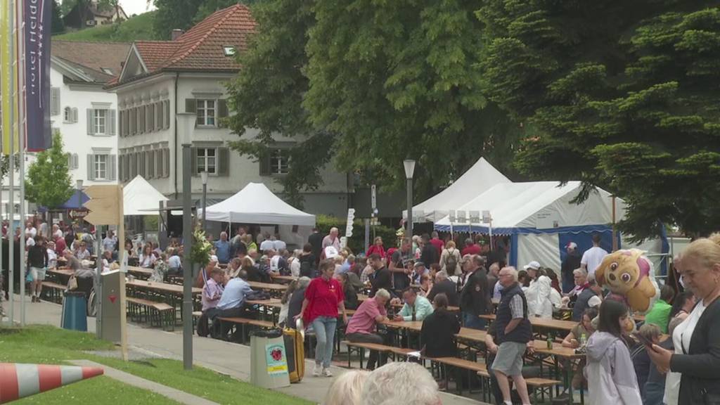 Trotz Regen: Grosses Fest zum Böögg-Aazönde in Heiden
