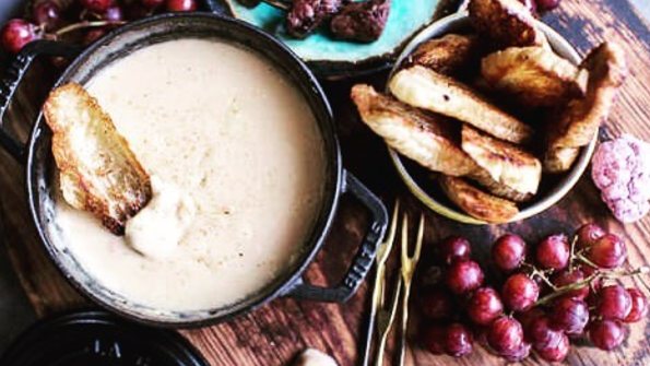 In Zürich schiessen die Fondue Chalets aus dem Boden