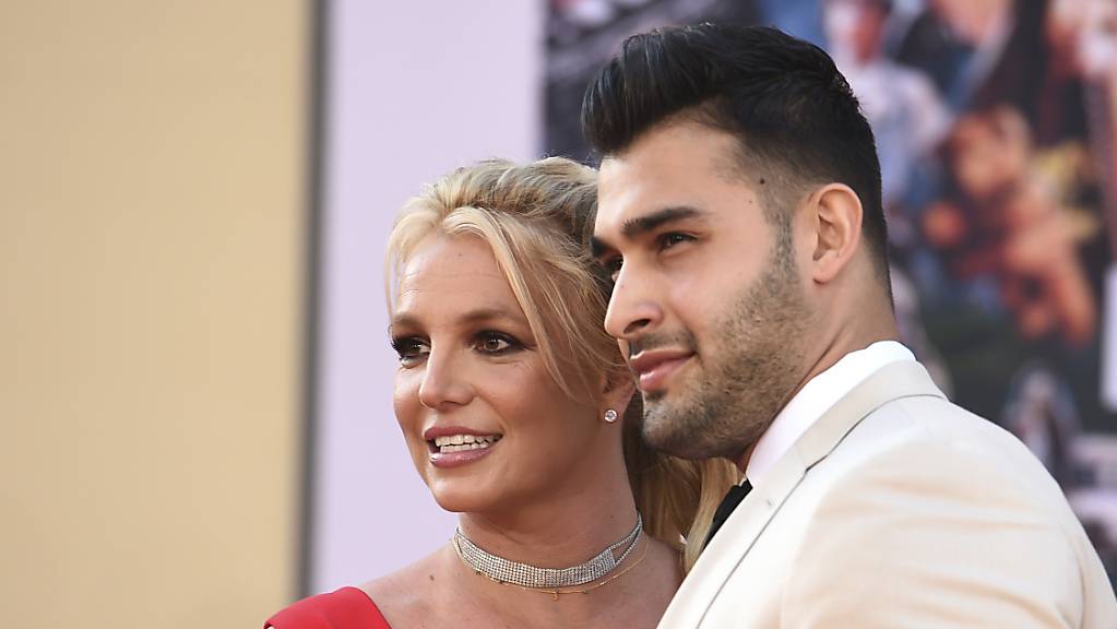 Sängerin Britney Spears und Freund Sam Asghari bei der Premiere des Films «Once Upon a Time in Hollywood» 2019. Nun gaben sie ihre Verlobung bekannt.
