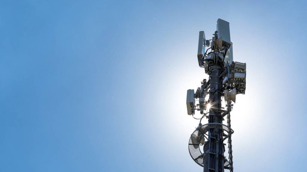 Sunrise nimmt die erste 5G-Antenne der Schweiz in Zürich Oerlikon in Betrieb.