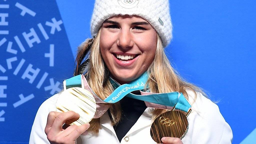 Ester Ledecka jubelt über ihre beiden Goldmedaillen