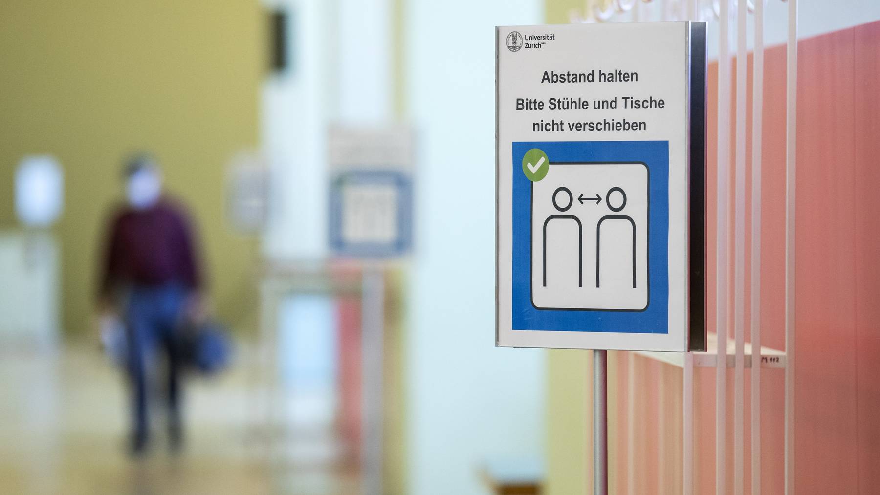 Auch an Schulen und Universitäten – im Symbolbild jene in Zürich – wirbt das BAG für die seit Ausbruch der Pandemie empfohlenen Hybieneregeln.