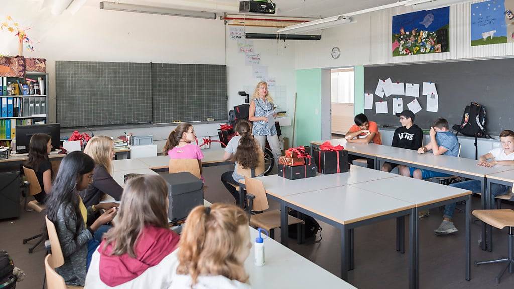 Im Kanton Aargau hat das neue Schuljahr begonnen. Es gibt mehr Volksschülerinnen, Volksschüler und mehr Lehrpersonen als im Vorjahr. (Symbolbild)