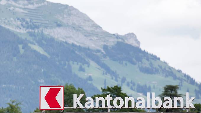 Kantonalbank Obwalden verdient im Zinsengeschäft weniger