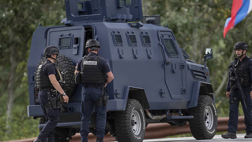 In den fast ausschließlich von Serben bewohnten Norden des Kosovos ist eine militärisch ausgerüstete Kampftruppe eingedrungen. Foto: Visar Kryeziu/AP/dpa