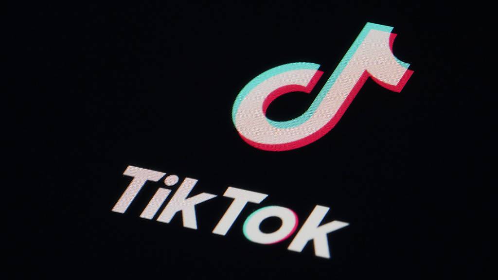 Irische Datenschützer haben gegen Videodienst TikTok einen Millionenstrafe verhängt. Im Verdikt geht es um den Schutz Minderjähriger.(Archivbild)