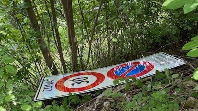 Wanderweg-Schilder landen im Fluss: In Ilanz gehen Vandalen um