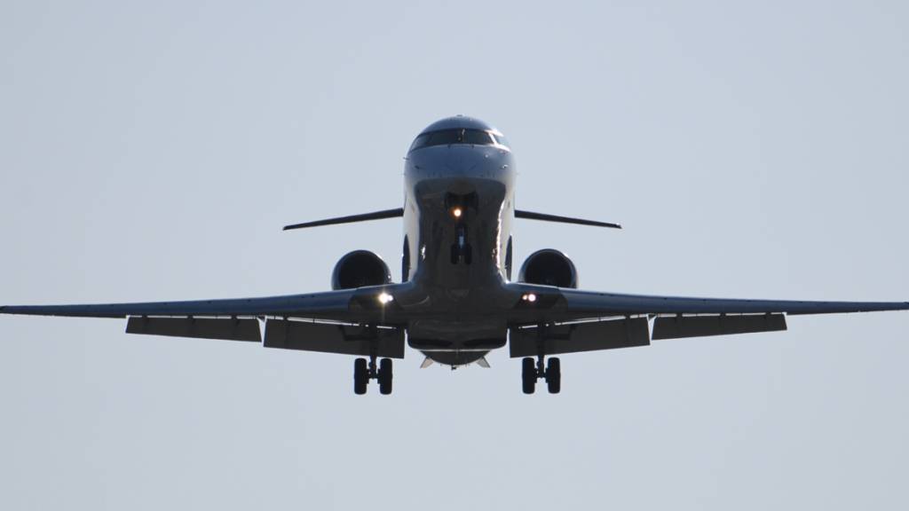 Die Gewerkschaft Vereinigung Cockpit fordert mehr als 5000 Lufthansa-Beschäftigte zu einem 48-Stunden-Streik auf. (Archivbild)