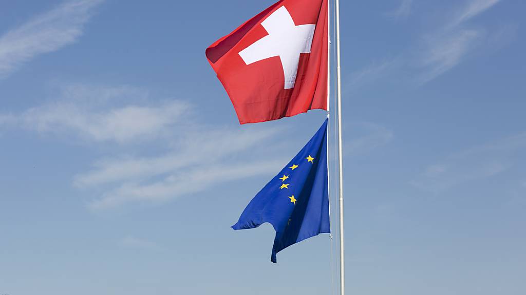 Die Mehrheit der Schweizerinnen und Schweizer wünscht sich laut einer Umfrage stabile Beziehungen zur Europäischen Union. (Archivbild)