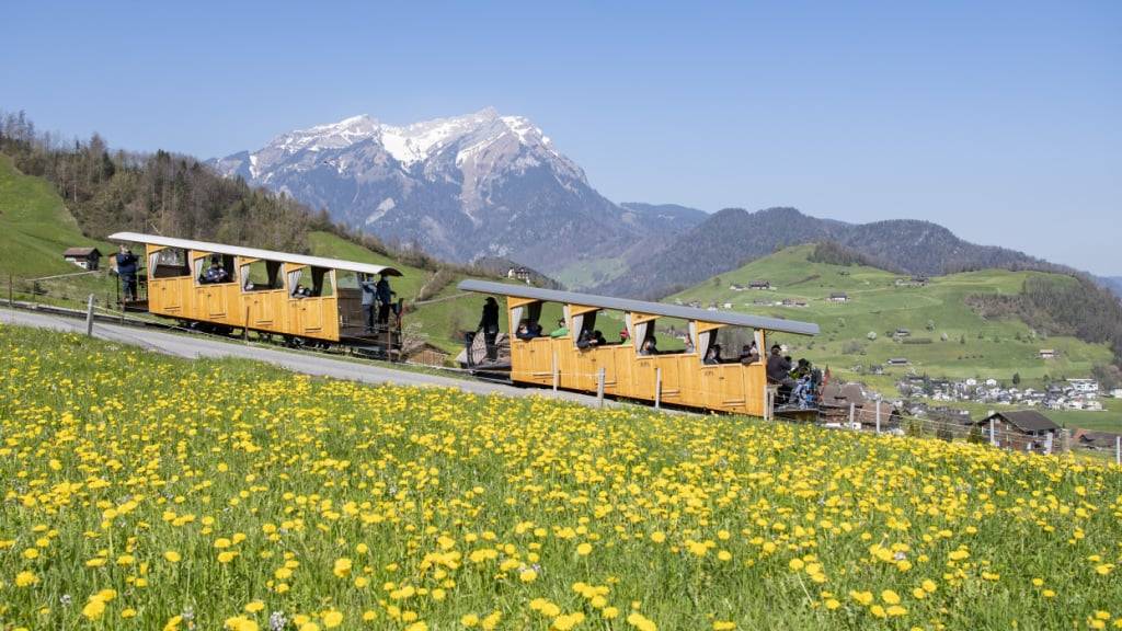 Die Seilbahnen in der Schweiz haben im Sommer 2025 mehr Gäste als im Vorjahr befördert. Vor allem die Zahl der mit ausländischen Gäste zog an.(Symbolbild)