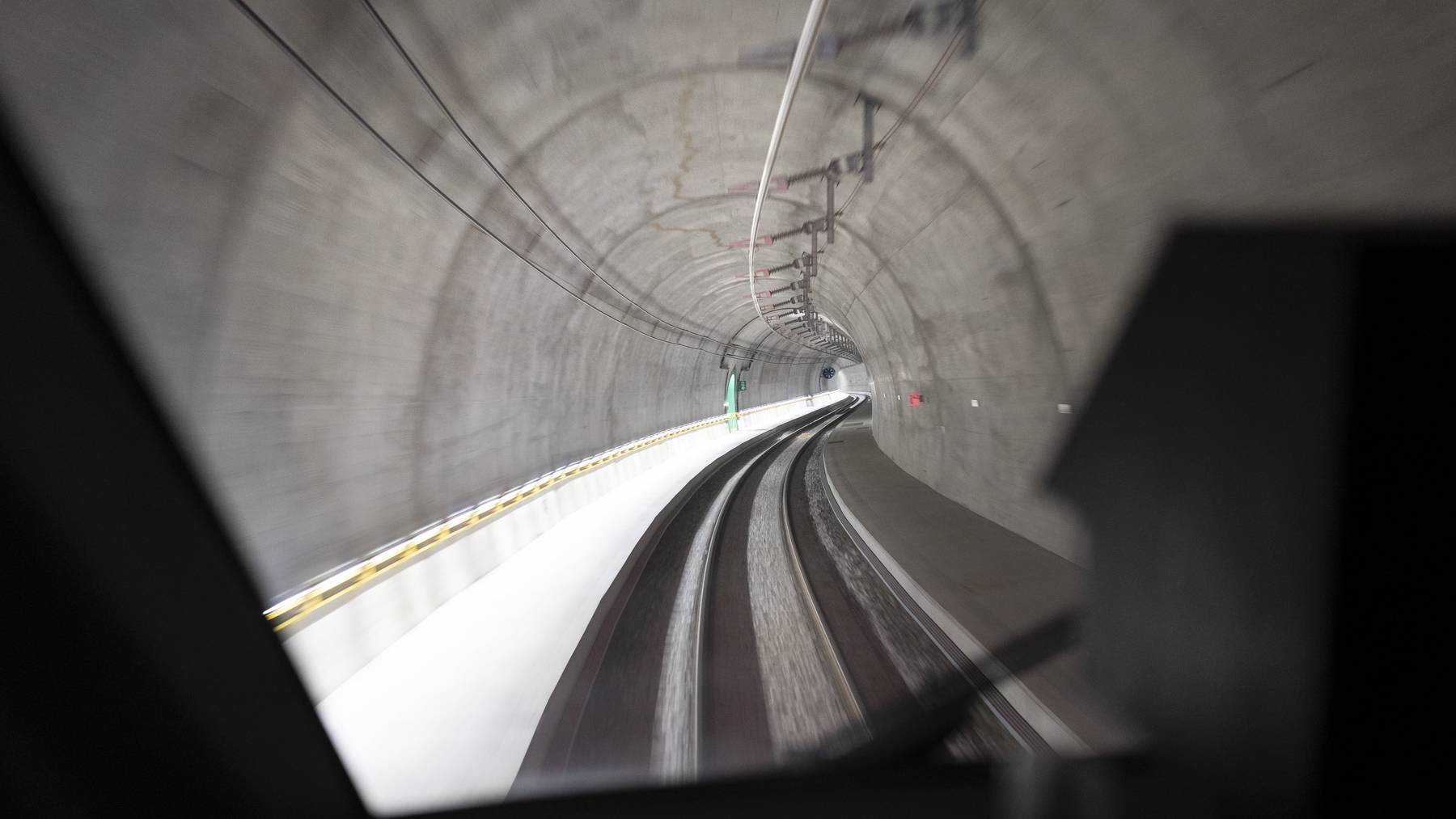 Schon ab Dezember fahren die Züge fahrplanmässig durch den neuen Ceneri-Basistunnel.