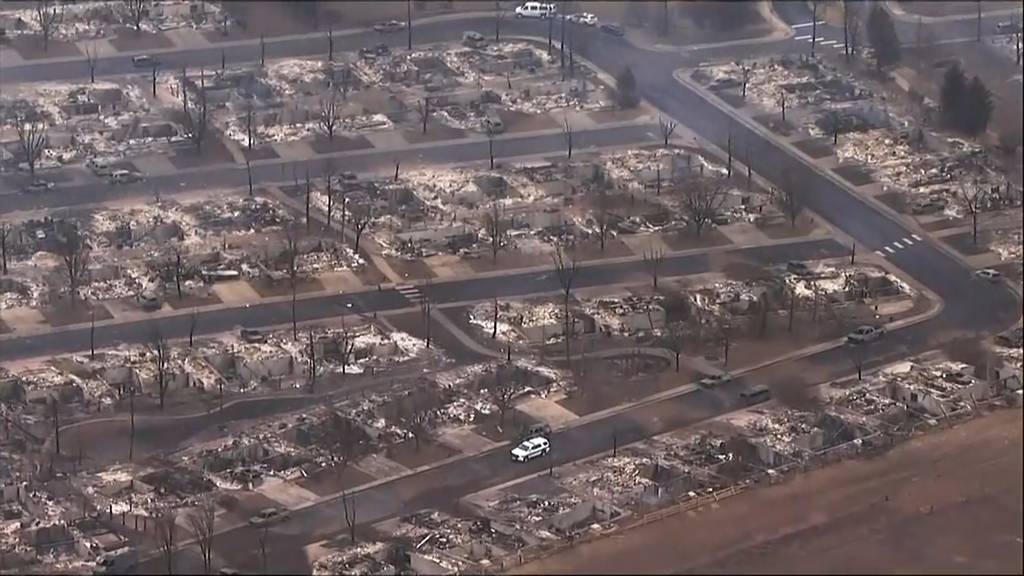 Apokalyptische Bilder: 1'000 Häuser niedergebrannt und dann von Schnee bedeckt