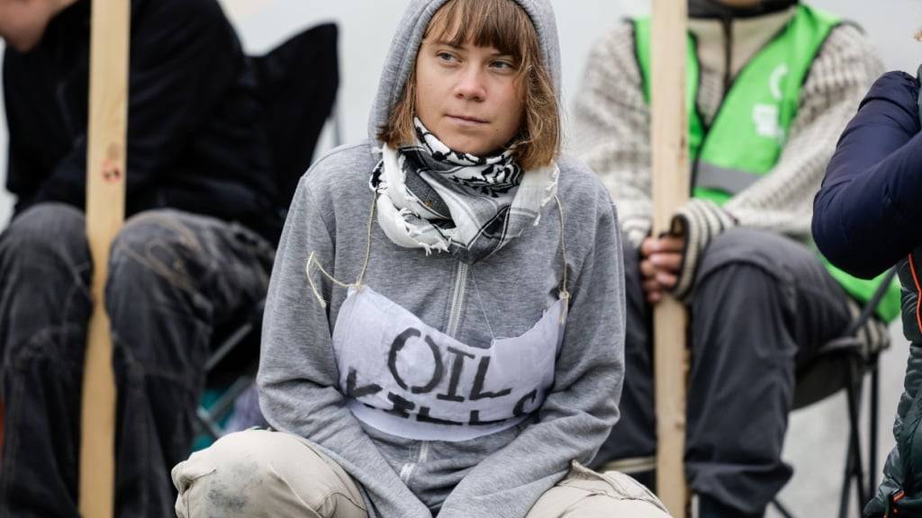 Die schwedische Klimaaktivistin Greta Thunberg beteiligt sich am Montag in Mongstad an einer Protestaktion von Extinction Rebellion gegen die Ölindustrie Norwegens.