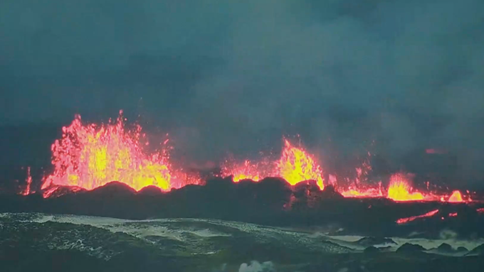 Vulkan auf Island ausgebrochen: 4 Kilometer langer Riss in Erde
