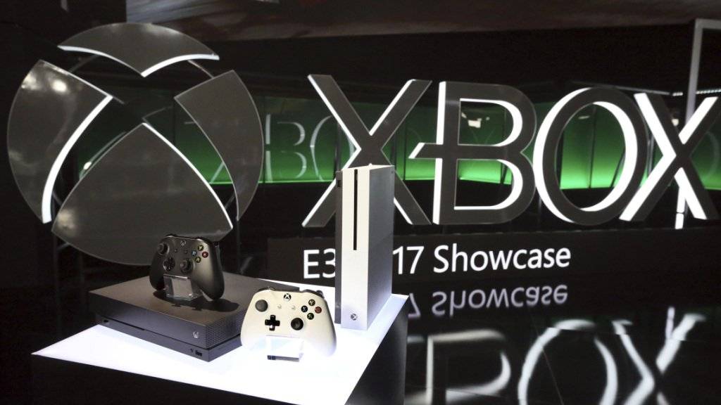 Auch mehrere inexistente Spielkonsolen des Typs Xbox bot der junge Berner an. (Archivbild)