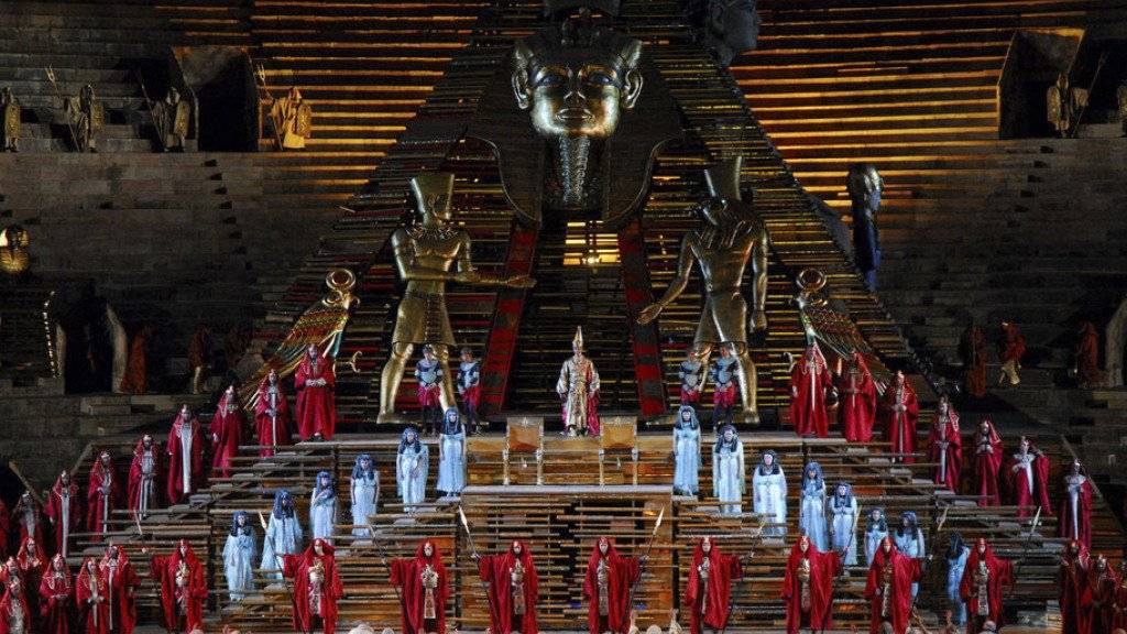 Eine Szene aus der Verdi-Oper «Aida» in Verona, wie sie den Fans in Basel nach der Insolvenz des Veranstalters verwehrt bleiben wird. (Archivbild)