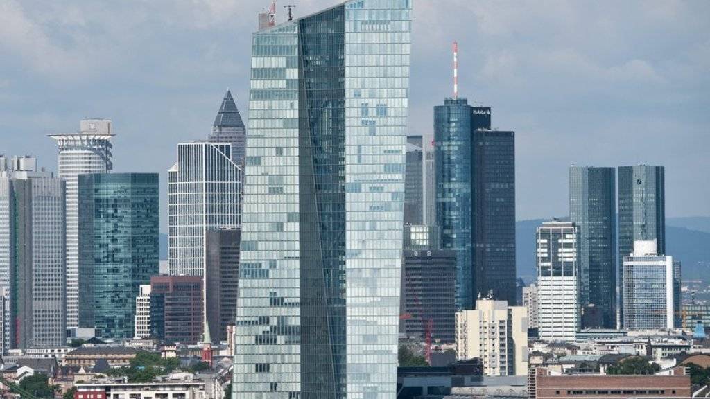 Die Skyline von Frankfurt am Main, wo die Deutsche Börse ihren Sitz hat. (Archiv)