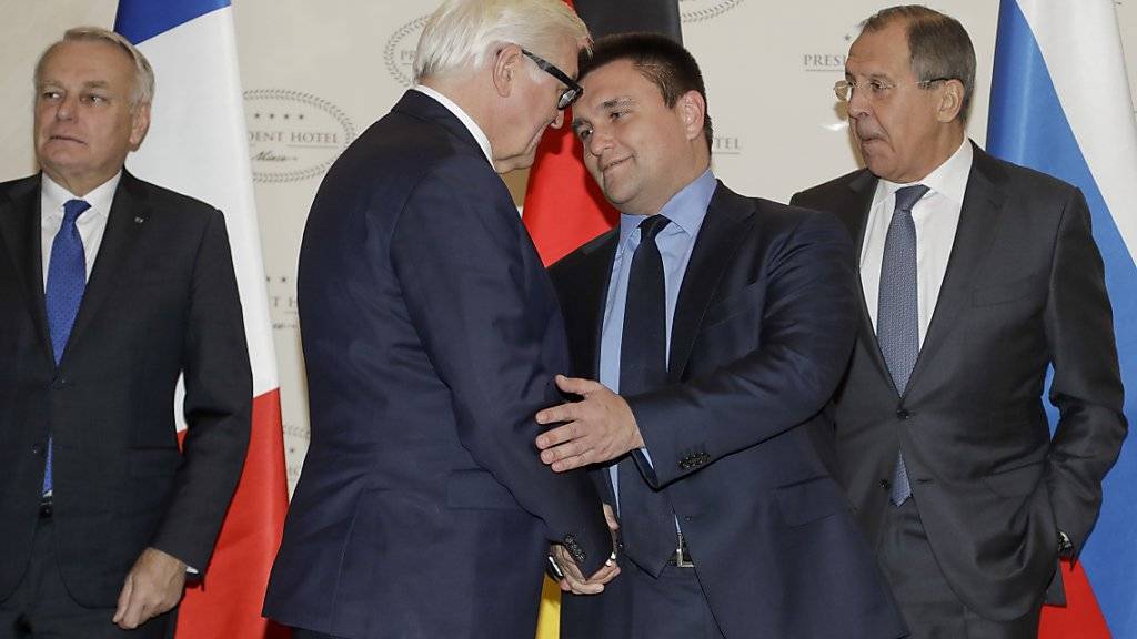 Auch das 13. Treffen zum Konflikt in der Ost-Ukraine hat in Minsk keinen Durchbruch gebracht. Von links die Aussenminister Frankreichs (Jean-Marc Ayrault), Deutschlands (Frank-Walter Steinmeier), der Ukraine (Pawel Klimkin) und Russlands (Sergej Lawrow).