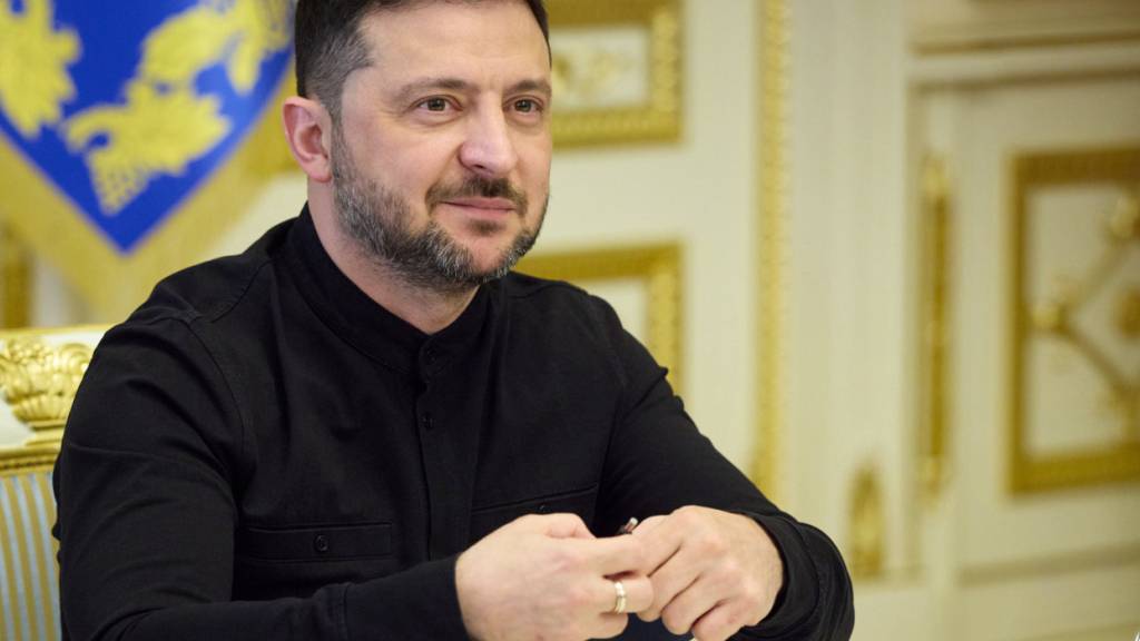 HANDOUT - Wolodymyr Selenskyj, Präsident der Ukraine, nimmt an einer Pressekonferenz teil. Foto: Uncredited/Ukrainian Presidential Press Office/AP/dpa/Archivbild - ACHTUNG: Nur zur redaktionellen Verwendung und nur mit vollständiger Nennung des vorstehenden Credits